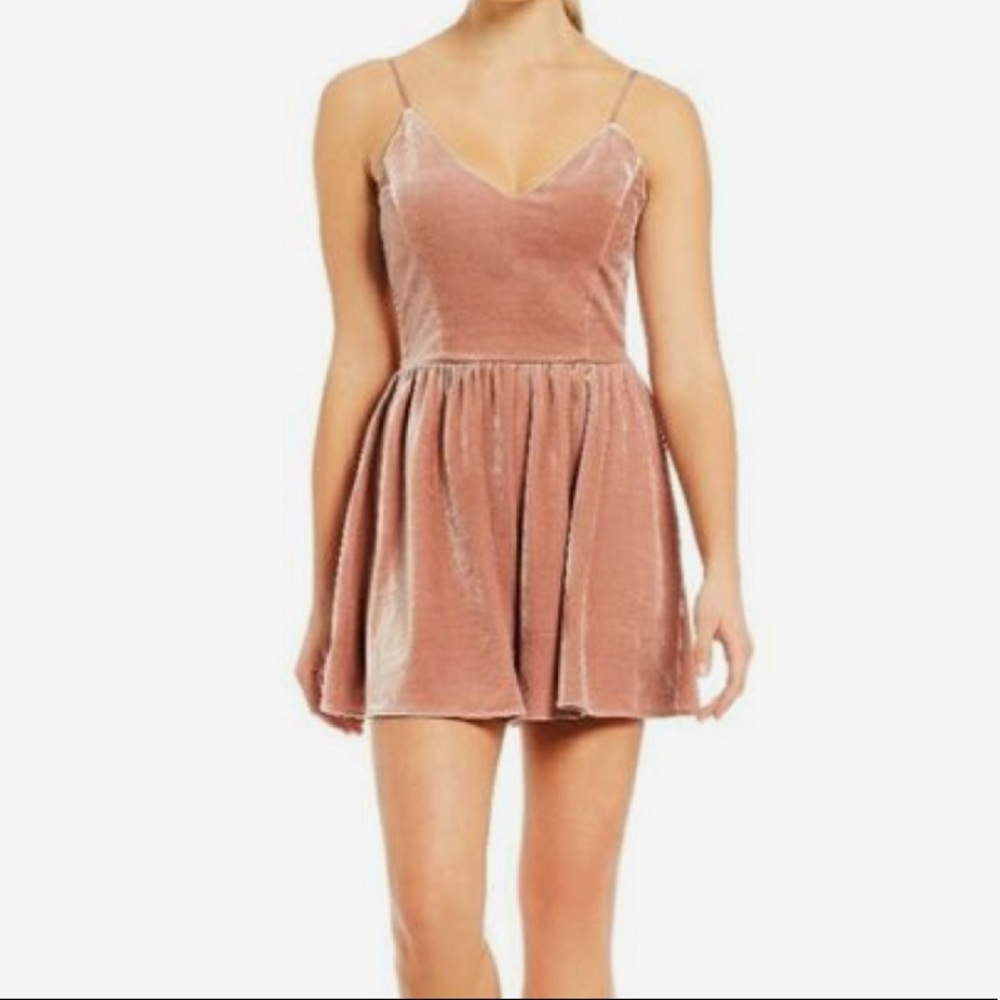 GB STRAPPY VELVET ROMPER 💗 - Picture 2 of 3